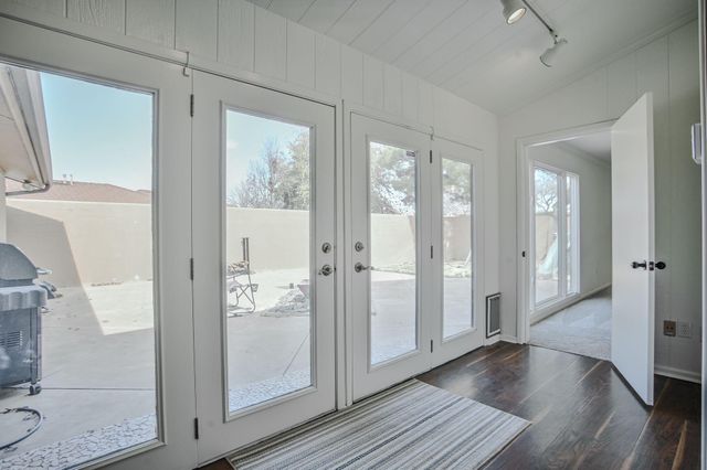 9208 Lynnhaven Avenue, Lubbock, TX 79423