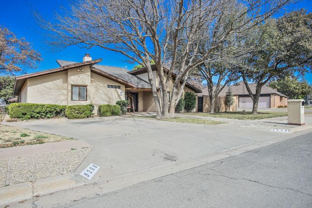 9208 Lynnhaven Avenue, Lubbock, TX 79423