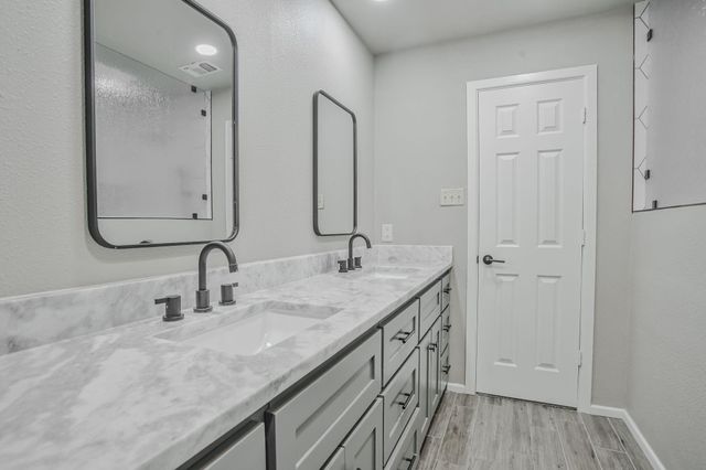 9208 Lynnhaven Avenue, Lubbock, TX 79423