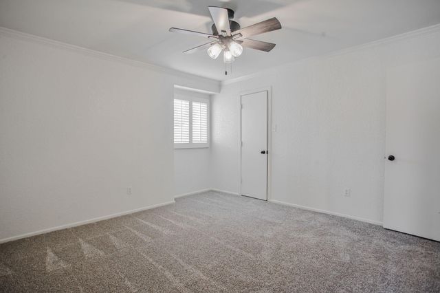 9208 Lynnhaven Avenue, Lubbock, TX 79423