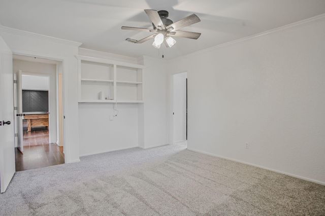 9208 Lynnhaven Avenue, Lubbock, TX 79423