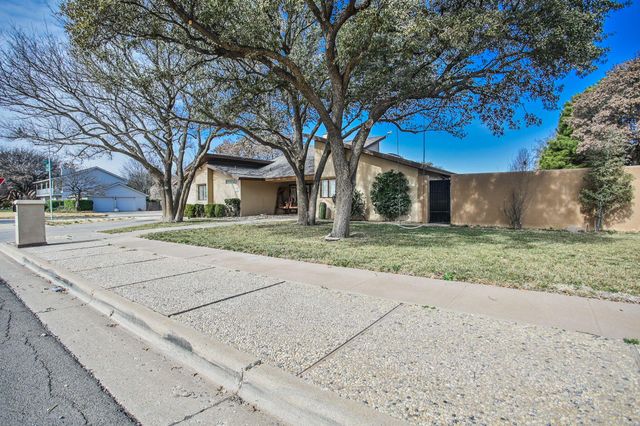 9208 Lynnhaven Avenue, Lubbock, TX 79423