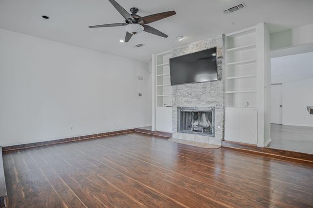 9208 Lynnhaven Avenue, Lubbock, TX 79423