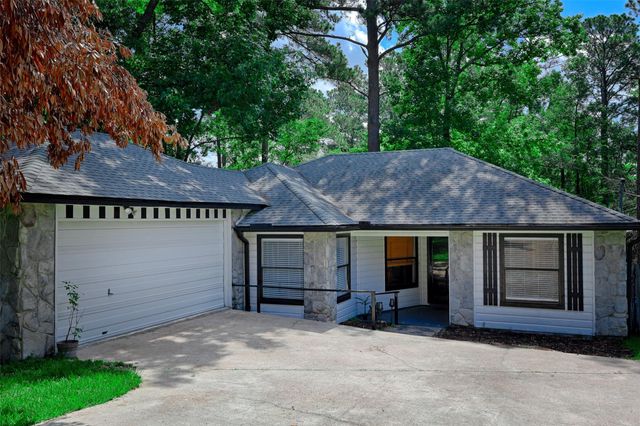 147 Thunderbird Drive, Conroe, TX 77304
