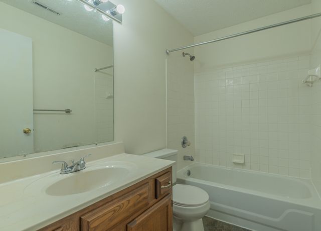 20 Rio Grande Circle, 8, Florence, KY 41042