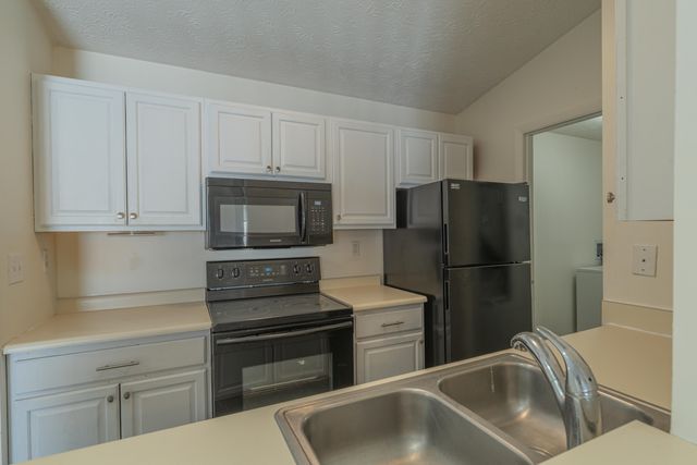 20 Rio Grande Circle, 8, Florence, KY 41042