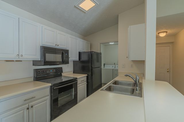 20 Rio Grande Circle, 8, Florence, KY 41042