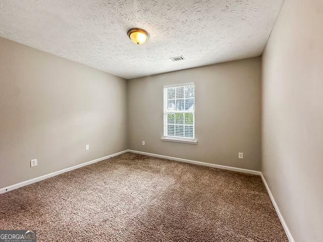 1395 Stephens Pond View, Loganville, GA 30052