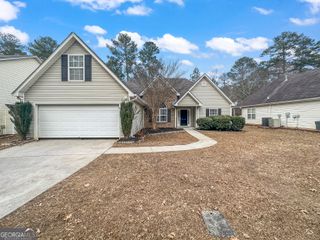 1395 Stephens Pond View, Loganville, GA 30052