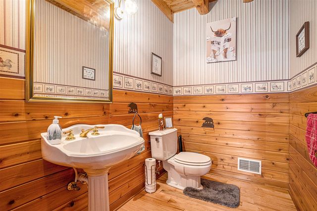 4667 52nd Street, Holland, MI 49423