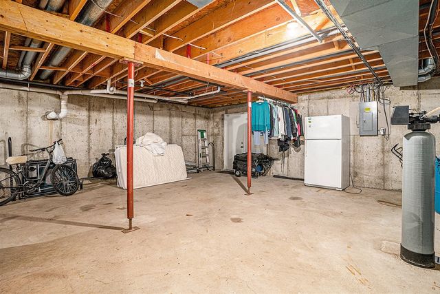 4667 52nd Street, Holland, MI 49423
