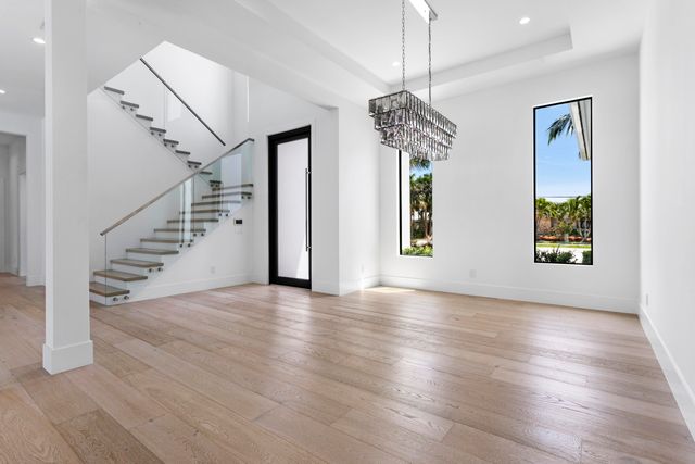 619 Riverside Road, North Palm Beach, FL 33408
