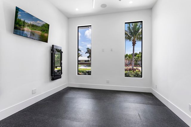 619 Riverside Road, North Palm Beach, FL 33408