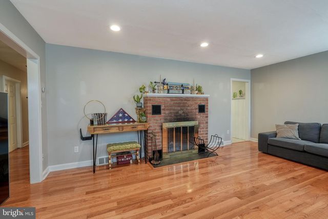 32 BONSALL AVE, Aldan, PA 19018
