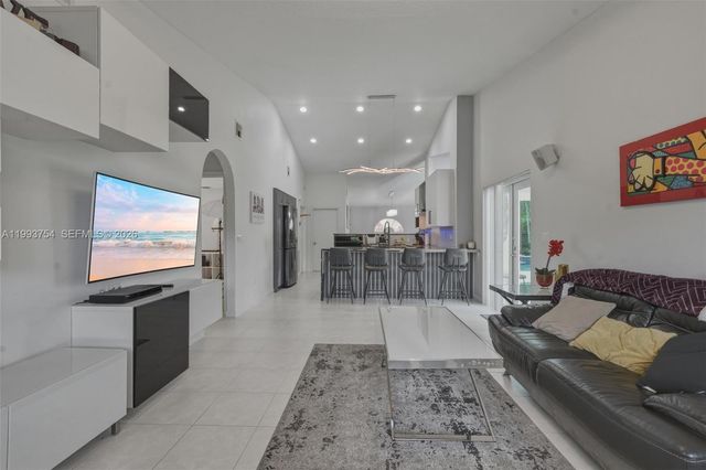 1510 SW 96th Ter, Davie, FL 33324