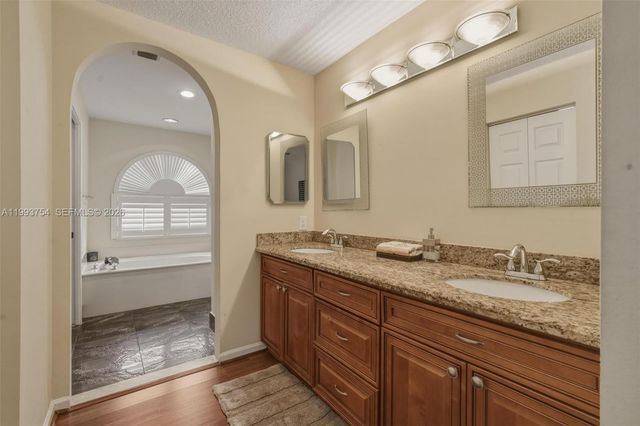 1510 SW 96th Ter, Davie, FL 33324