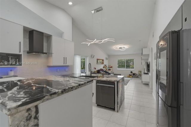 1510 SW 96th Ter, Davie, FL 33324