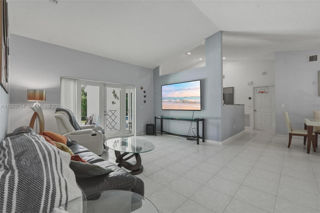 1510 SW 96th Ter, Davie, FL 33324