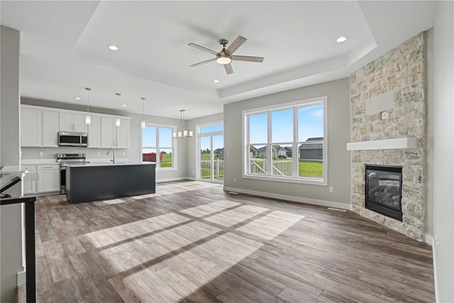 1422 Echo Ridge Ln, Marion, IA 52302