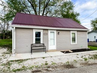 1134 N Marion Street, Mitchell, IN 47446