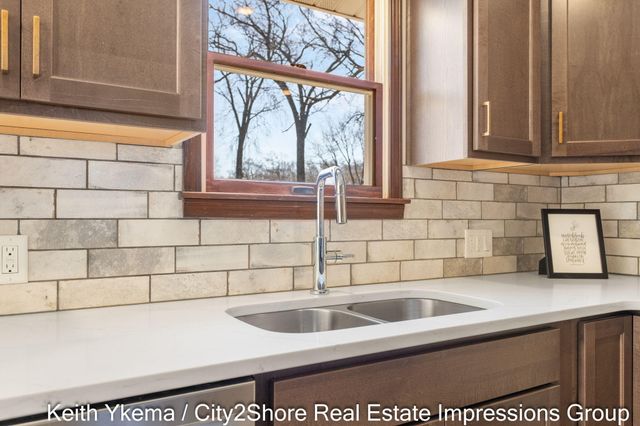 1830 N Roberts Road, Muskegon, MI 49445