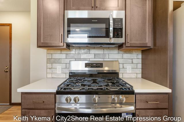 1830 N Roberts Road, Muskegon, MI 49445