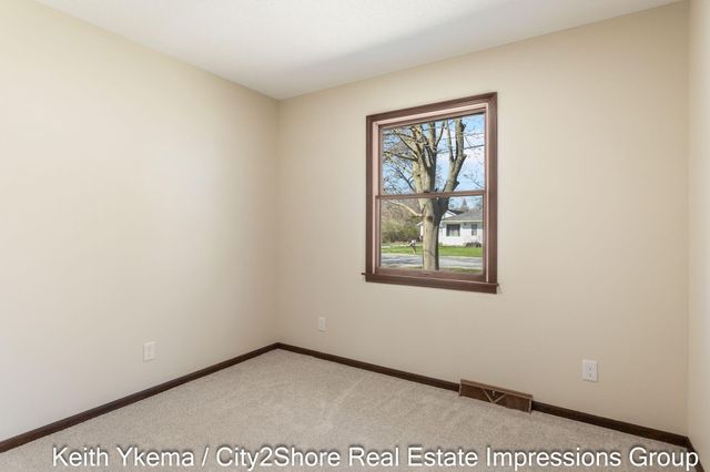 1830 N Roberts Road, Muskegon, MI 49445