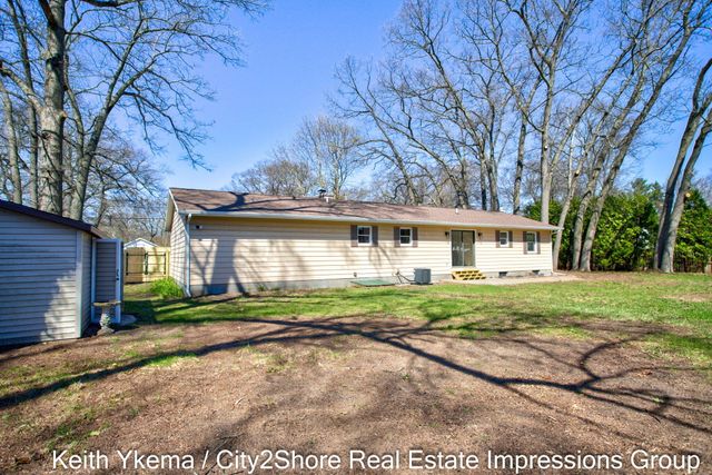 1830 N Roberts Road, Muskegon, MI 49445