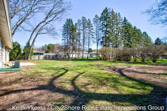 1830 N Roberts Road, Muskegon, MI 49445