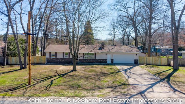 1830 N Roberts Road, Muskegon, MI 49445