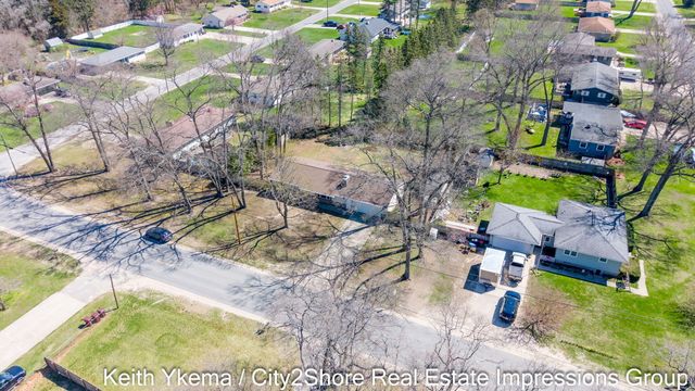 1830 N Roberts Road, Muskegon, MI 49445