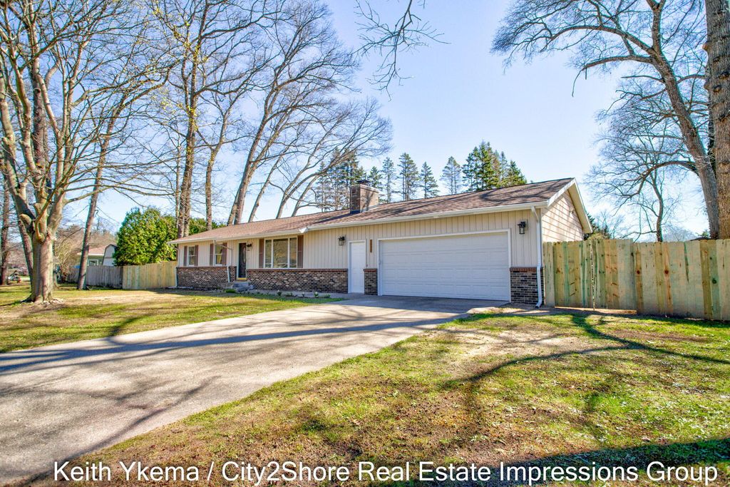 1830 N Roberts Road, Muskegon, MI 49445