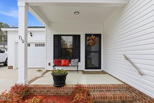 710 Haskett Court, Kinston, NC 28501