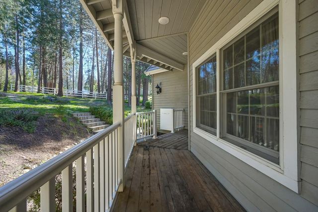 7010 Flat Creek Dr, Somerset, CA 95684