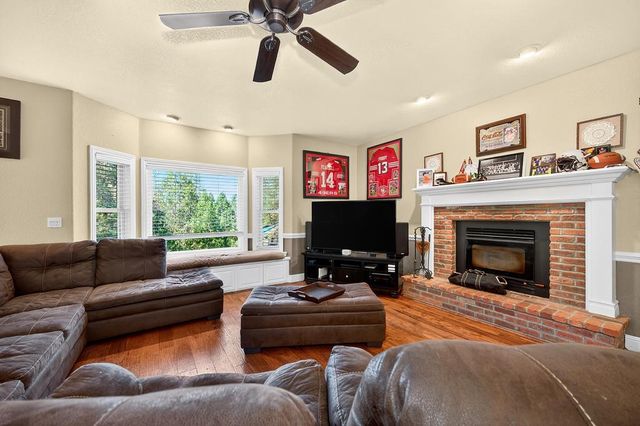 7010 Flat Creek Dr, Somerset, CA 95684