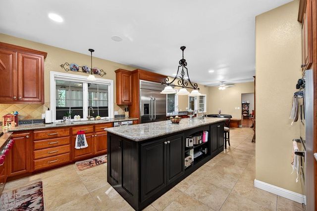 7010 Flat Creek Dr, Somerset, CA 95684