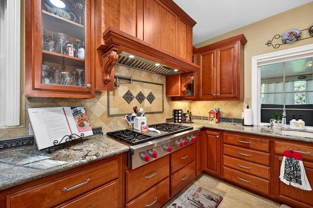 7010 Flat Creek Dr, Somerset, CA 95684