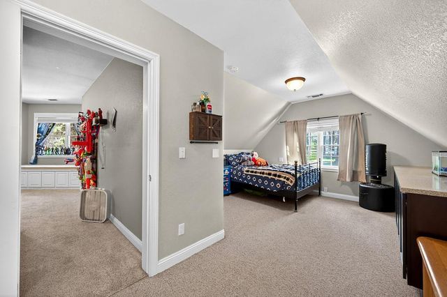 7010 Flat Creek Dr, Somerset, CA 95684