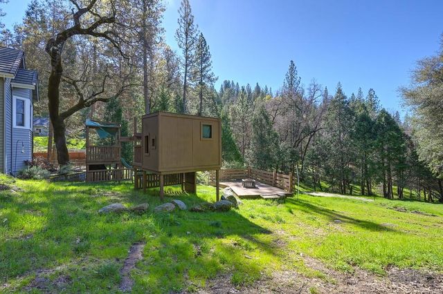 7010 Flat Creek Dr, Somerset, CA 95684