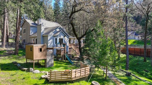 7010 Flat Creek Dr, Somerset, CA 95684