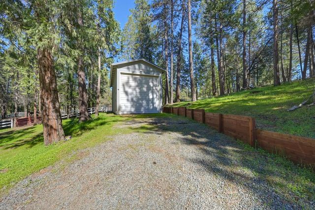 7010 Flat Creek Dr, Somerset, CA 95684