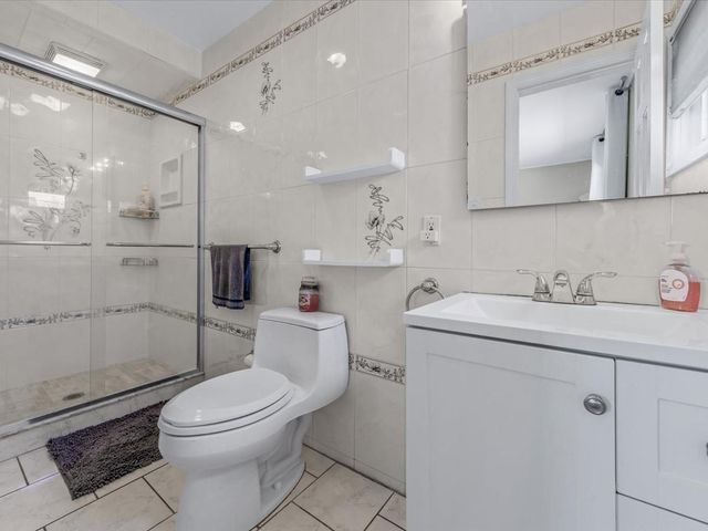 195 Floral Avenue, Plainview, NY 11803