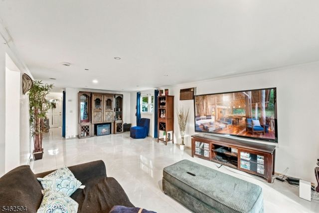 15 South St, Ridgefield Park Village, NJ 07660