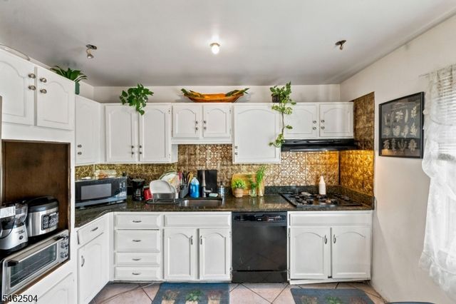 15 South St, Ridgefield Park Village, NJ 07660