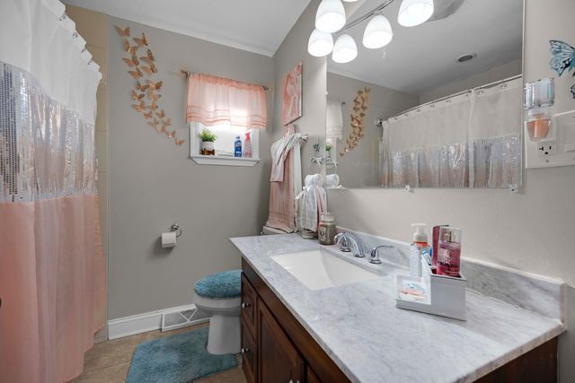 16508 EMERALD Avenue, Harvey, IL 60426