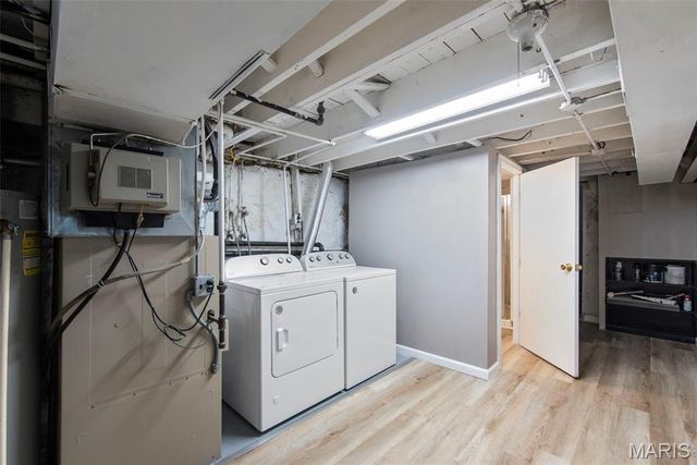 3831 Burgen, St Louis, MO 63116