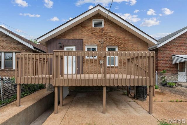 3831 Burgen, St Louis, MO 63116