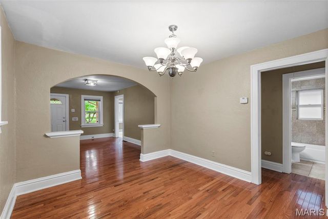 3831 Burgen, St Louis, MO 63116