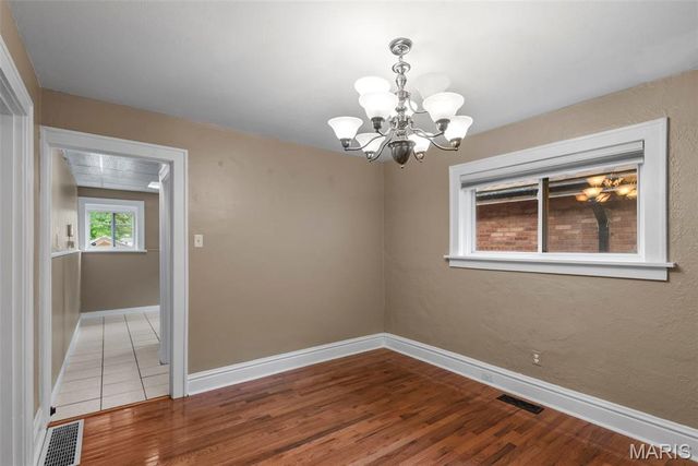 3831 Burgen, St Louis, MO 63116