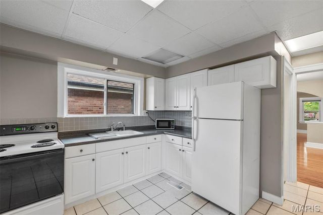 3831 Burgen, St Louis, MO 63116